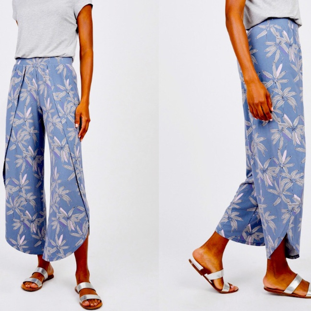 Leaf Print Flyaway Pants